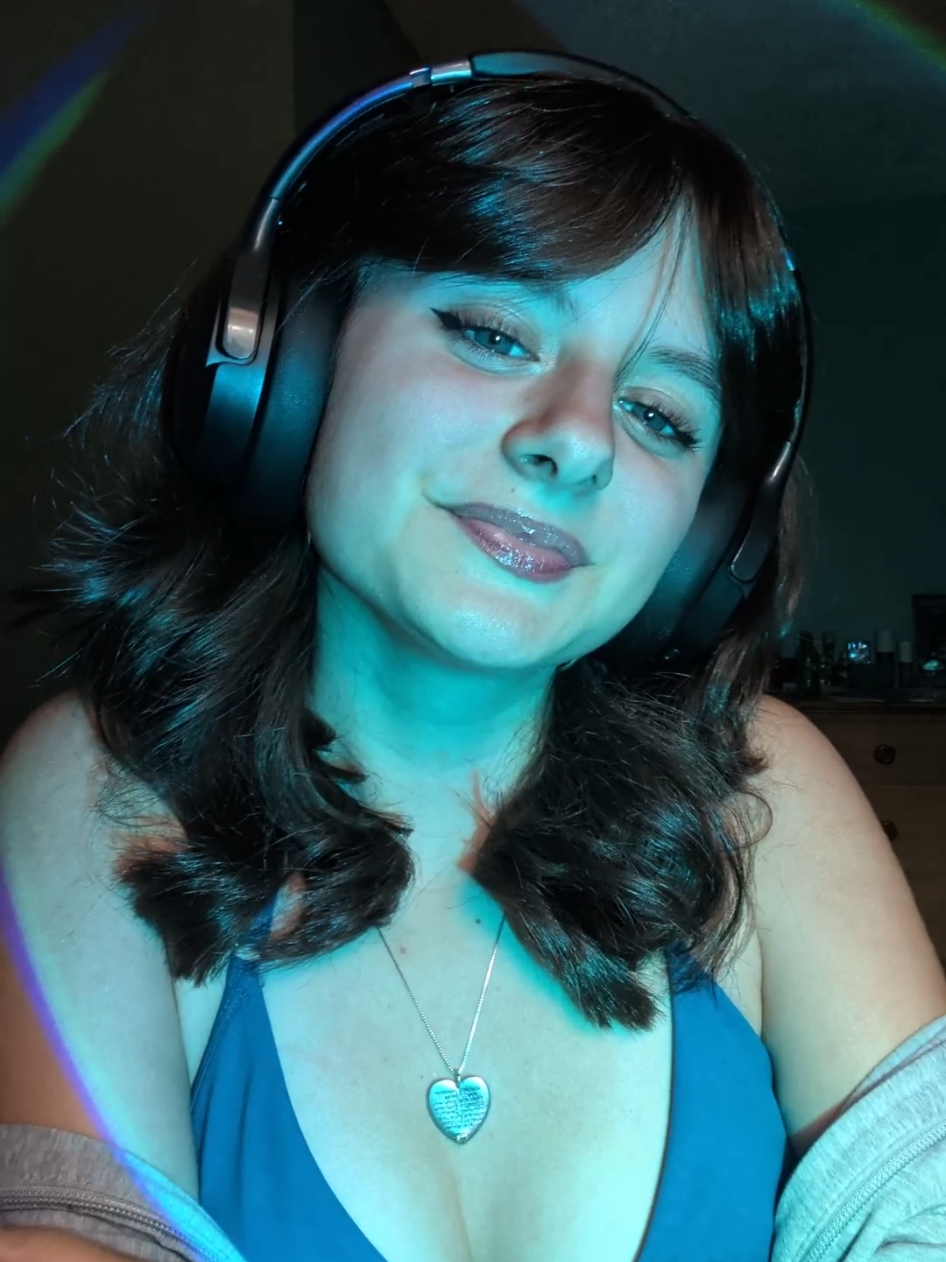 @ItsAbigailOfficial