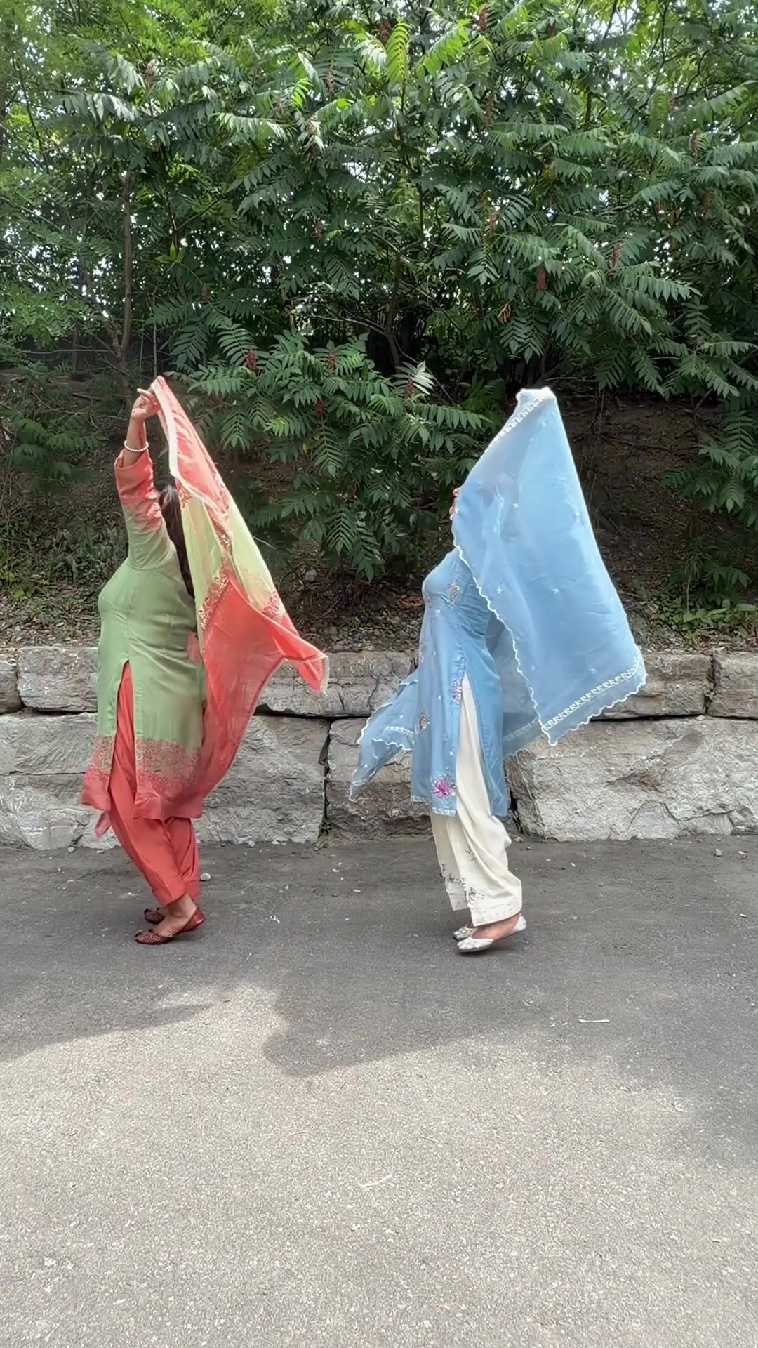 @Bhangra_with_majajanzz