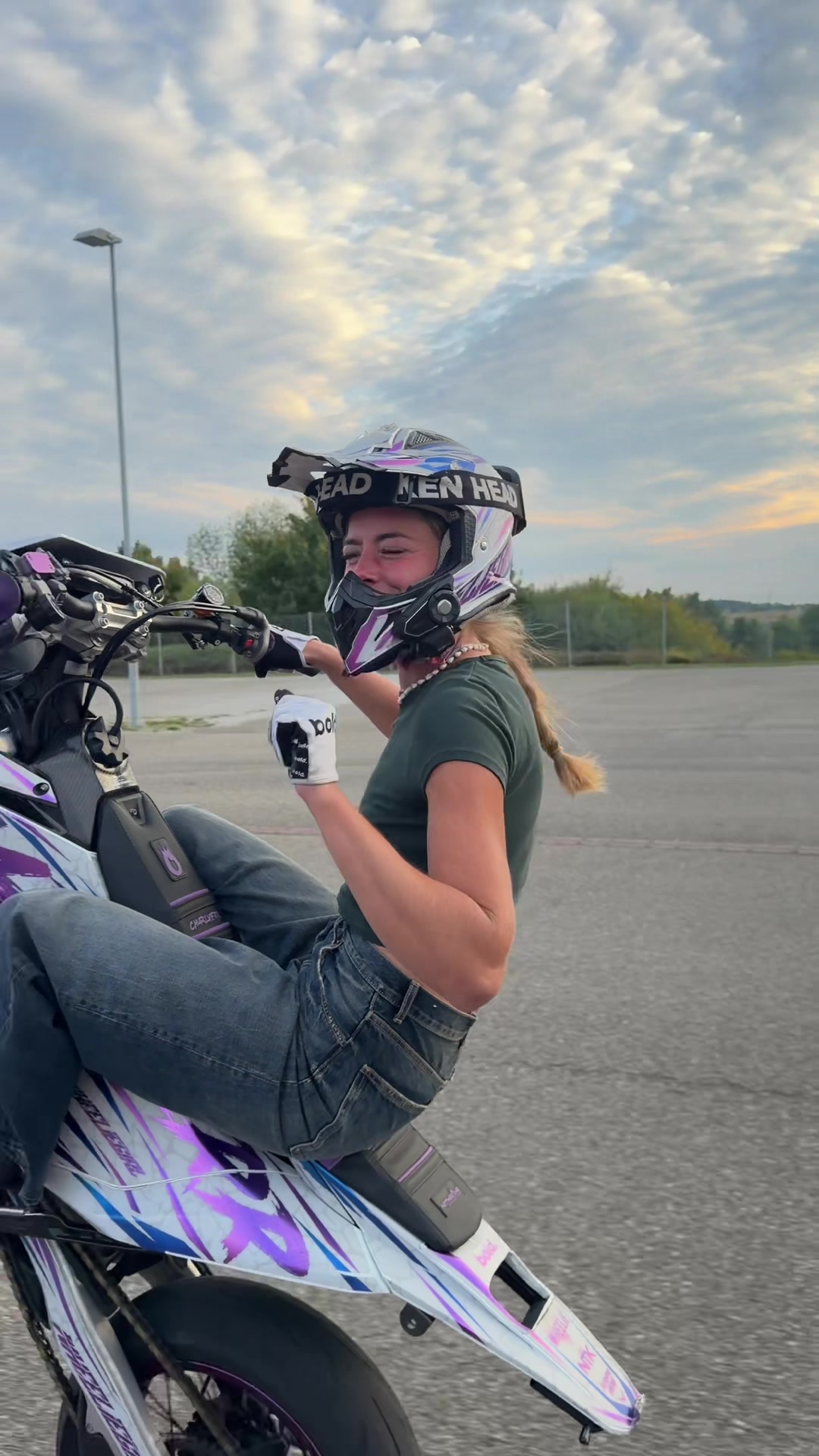 @Wheelie Girl