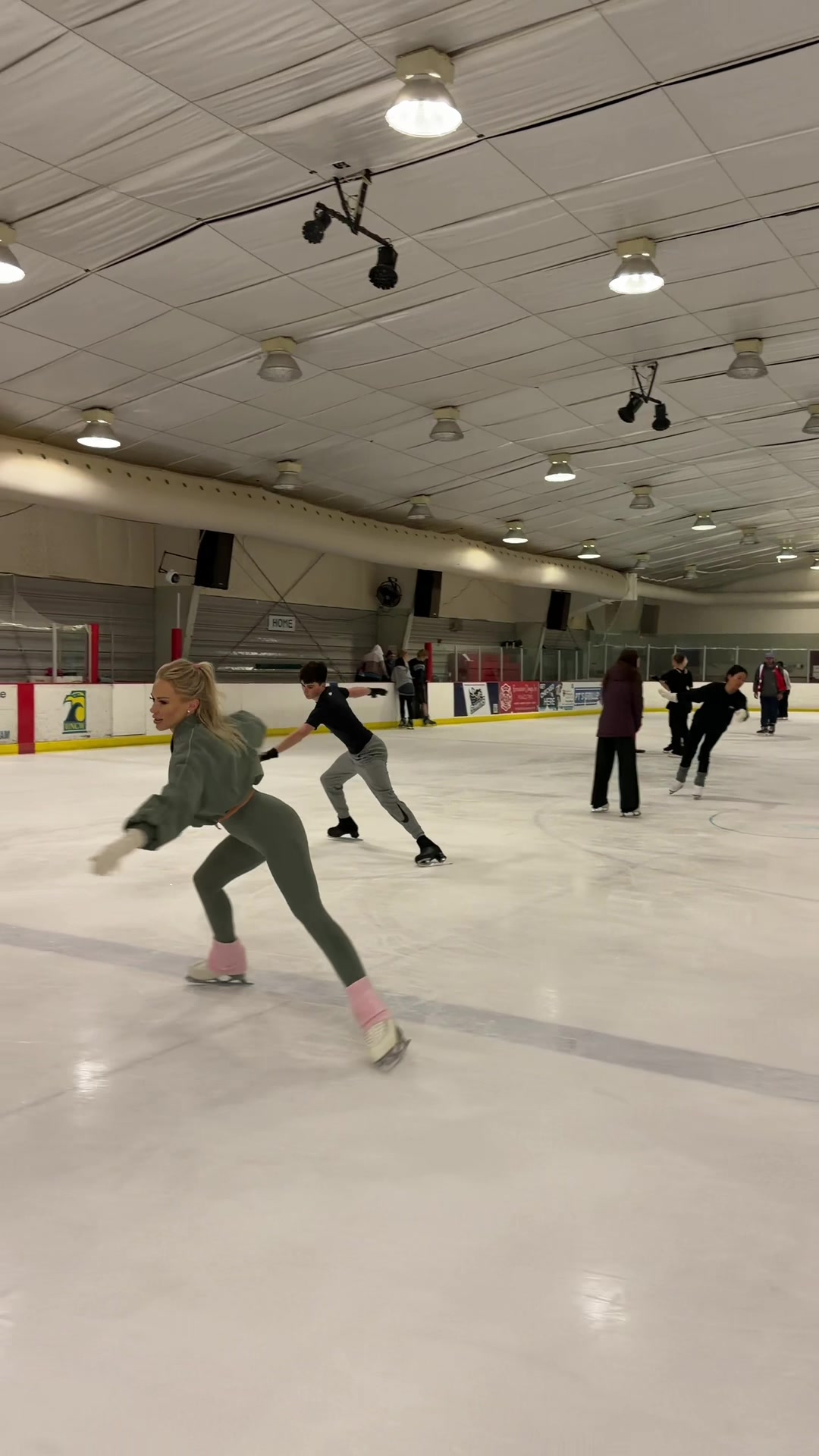 @Jamie Stuckert ⛸️