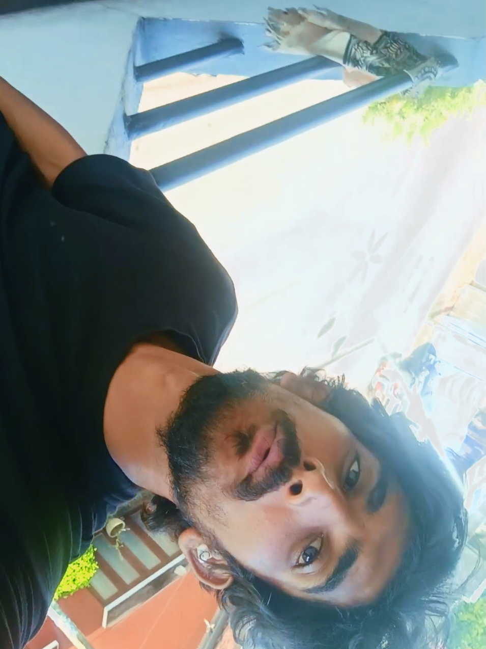 @மலையழகன் சுரா
