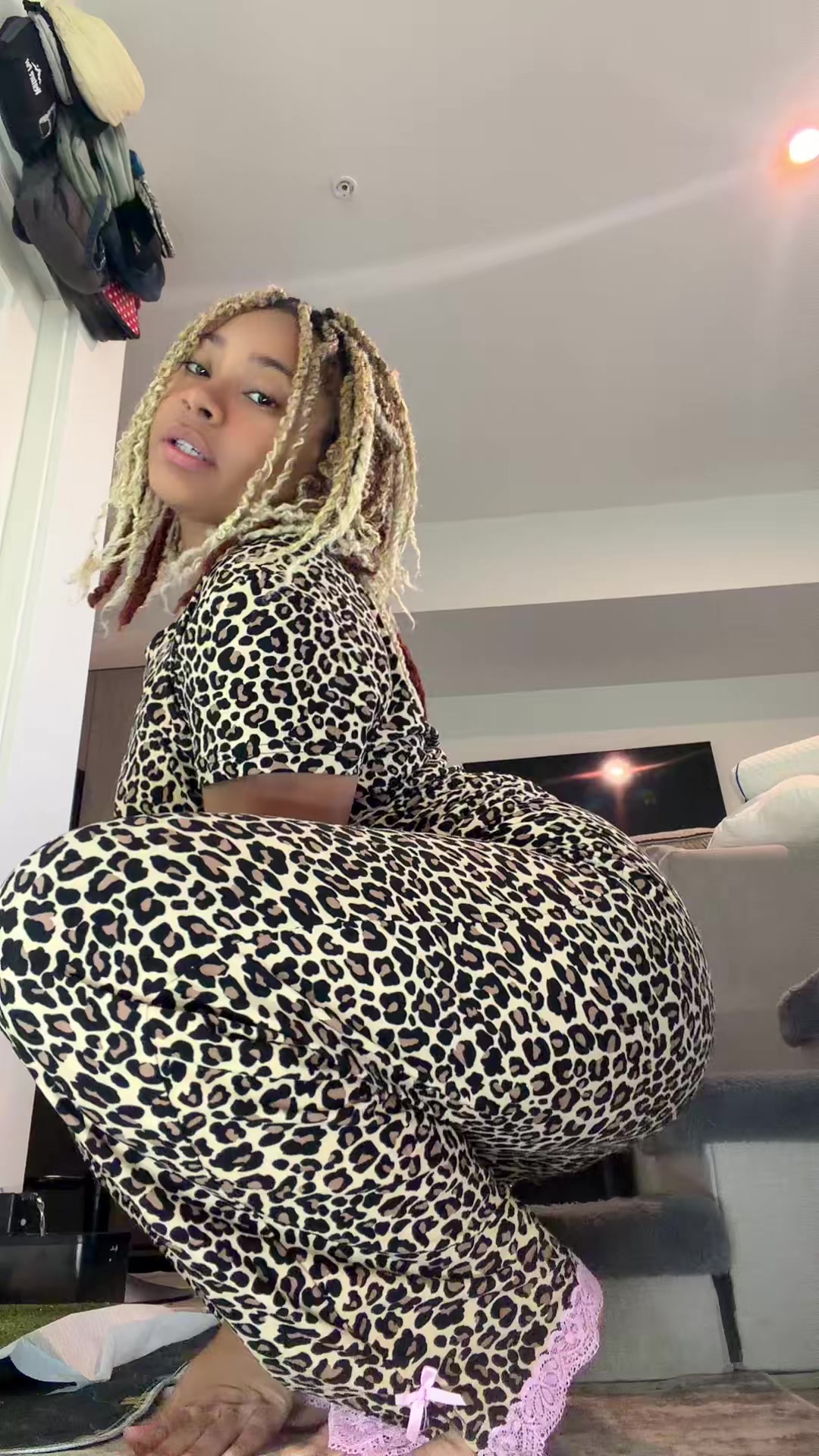 @MonieMo