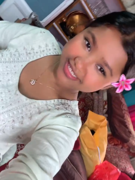 @PRIYA🫶🧿