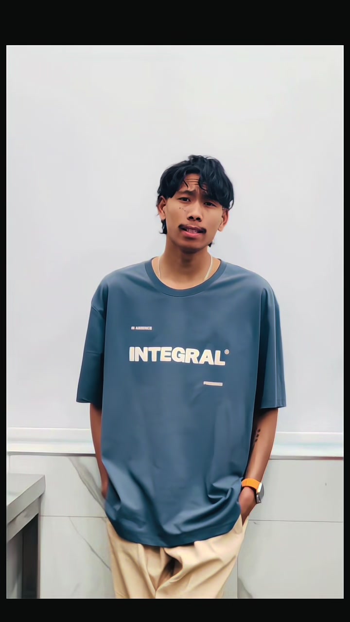 @━•₷٥ᵐ•シ︎ 
