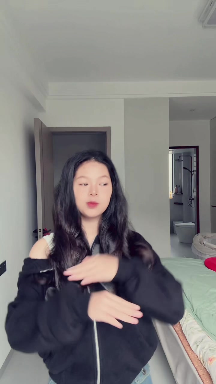 @Nia🇨🇳🇲🇨