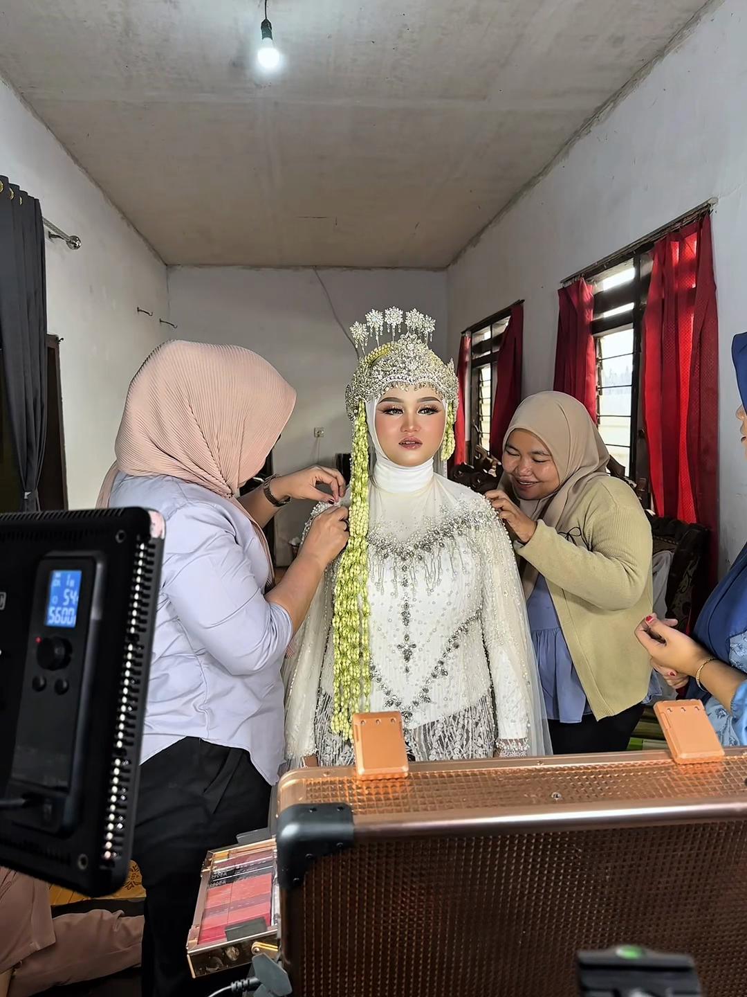 @HIEKMAA MAKE UP JEMBER