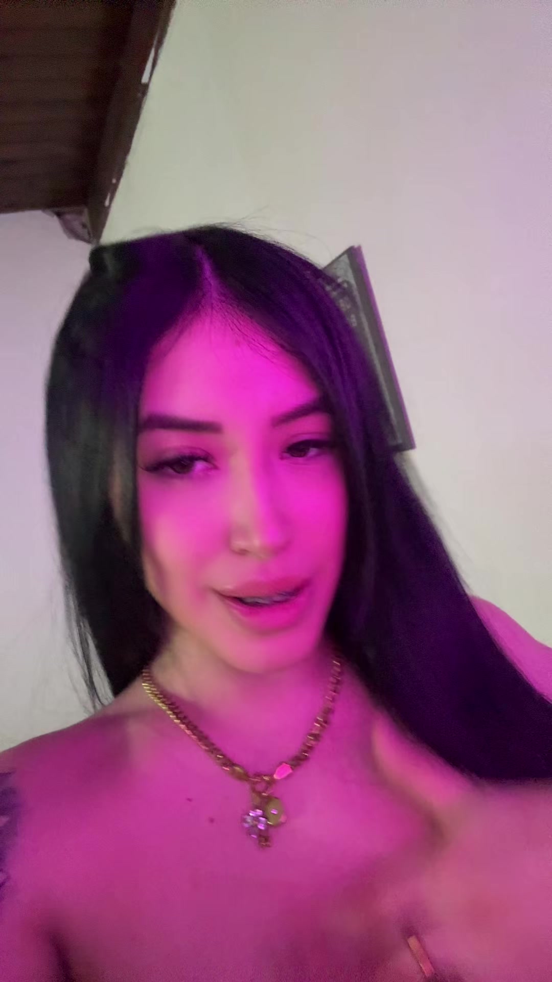 @Ariana_