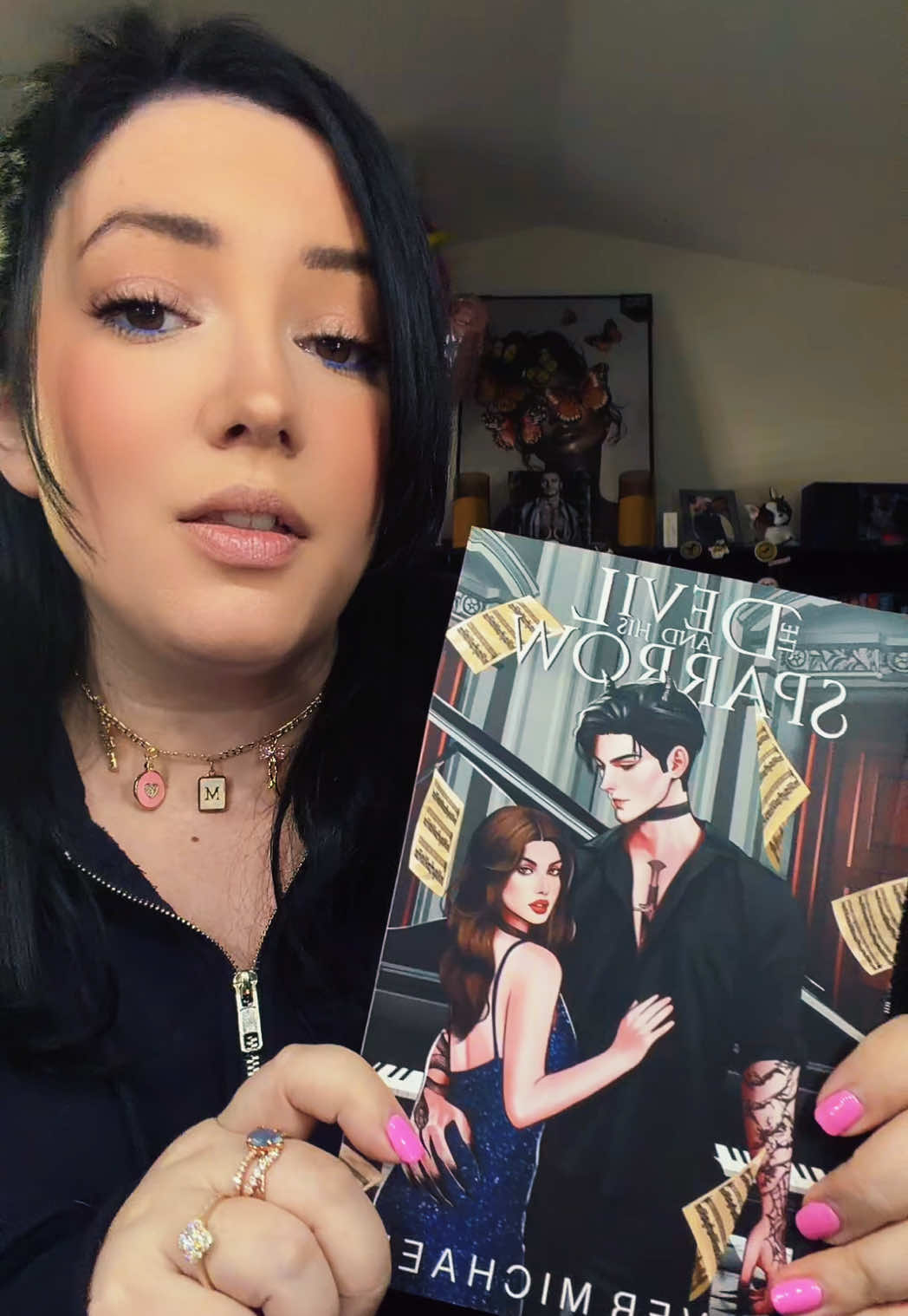 @Danielle Reads 📚☕️ 🧸
