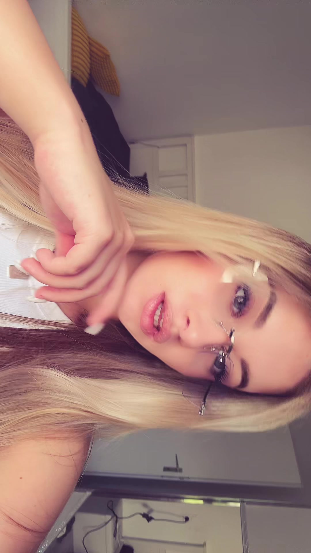 @𝑉𝑎𝑙𝑒𝑟𝑖𝑎 🐾