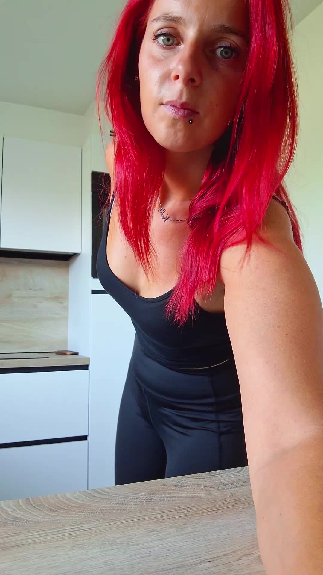 @Ladyk_in_red❤️