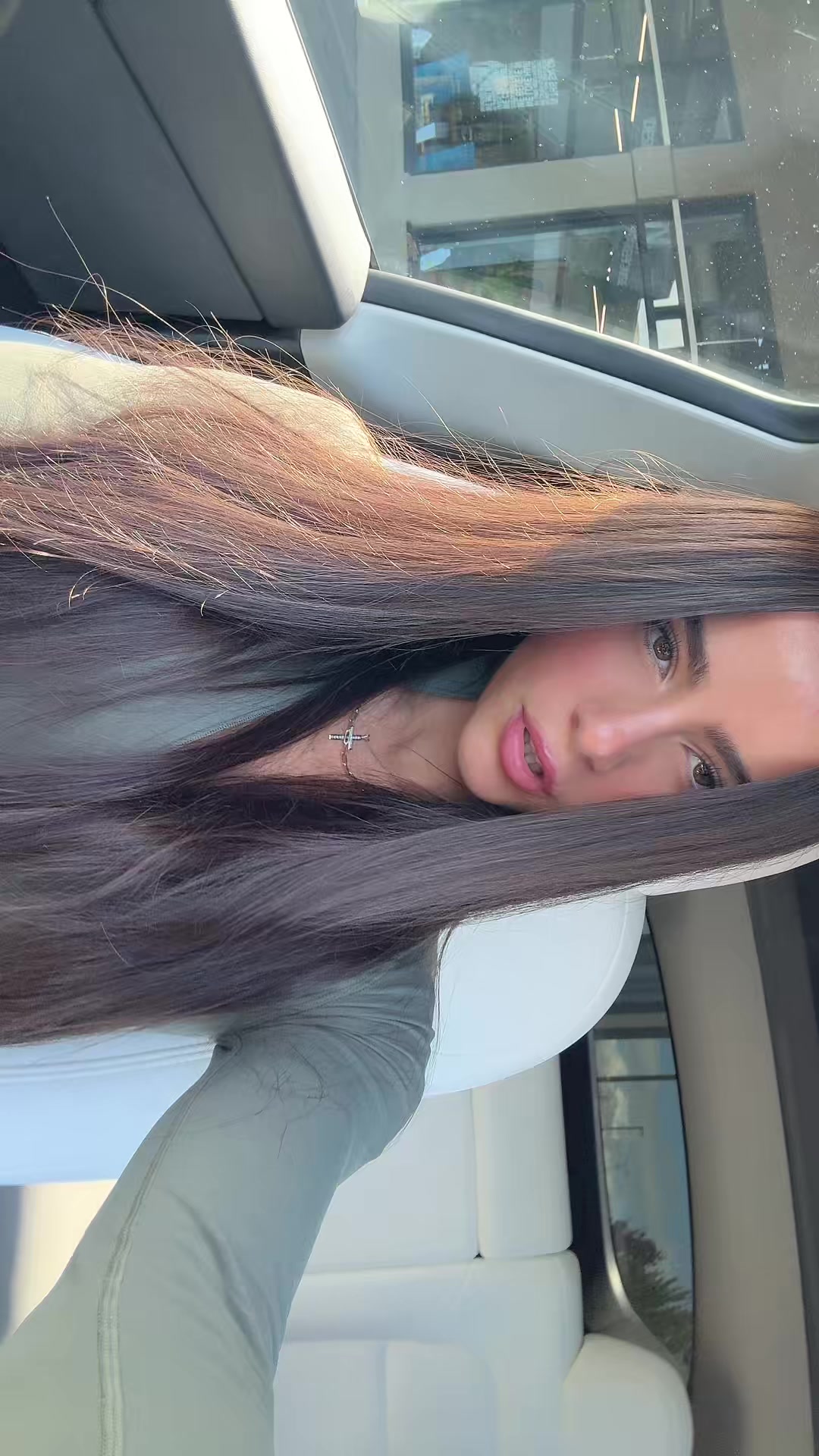 @meelahangelina