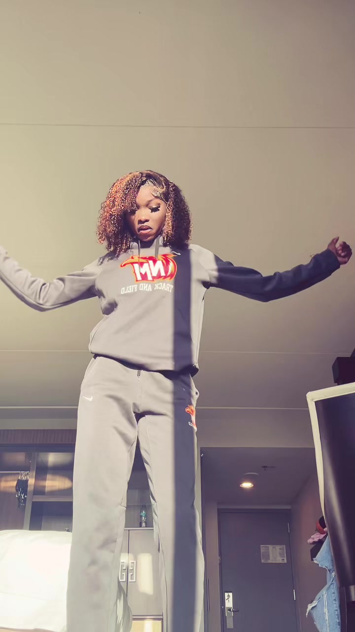 @December_Charissa
