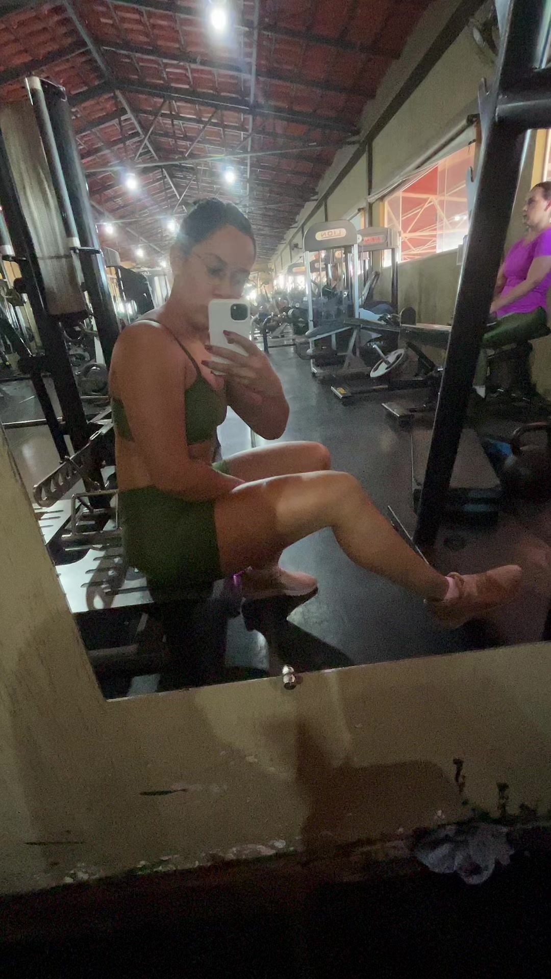 @larissaqueeiroz