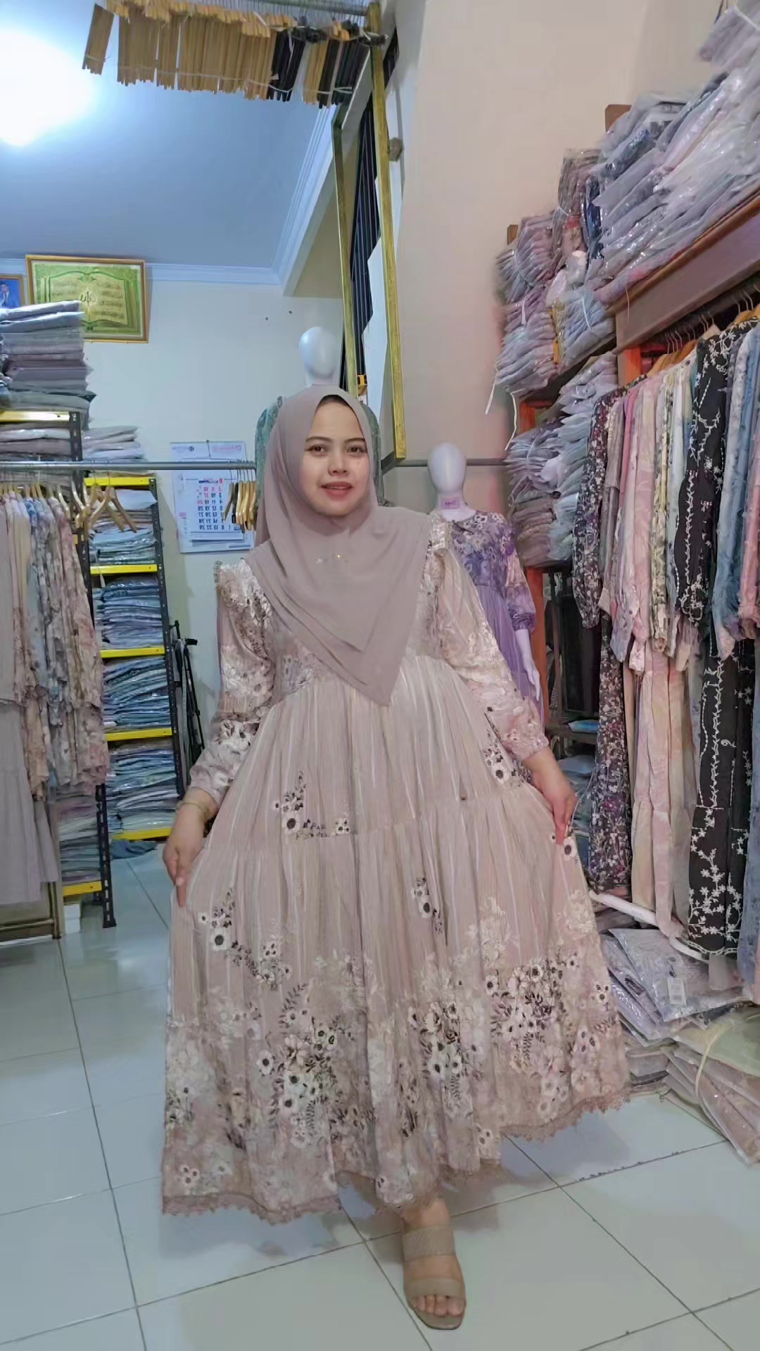@Tiana store