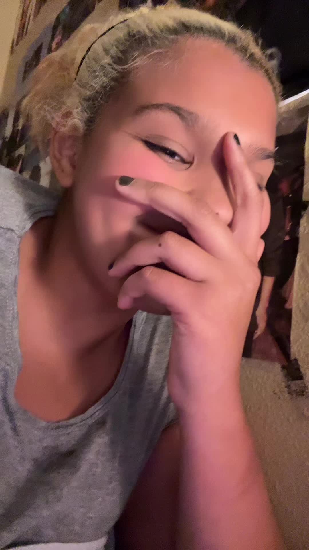@Lildickgirl666