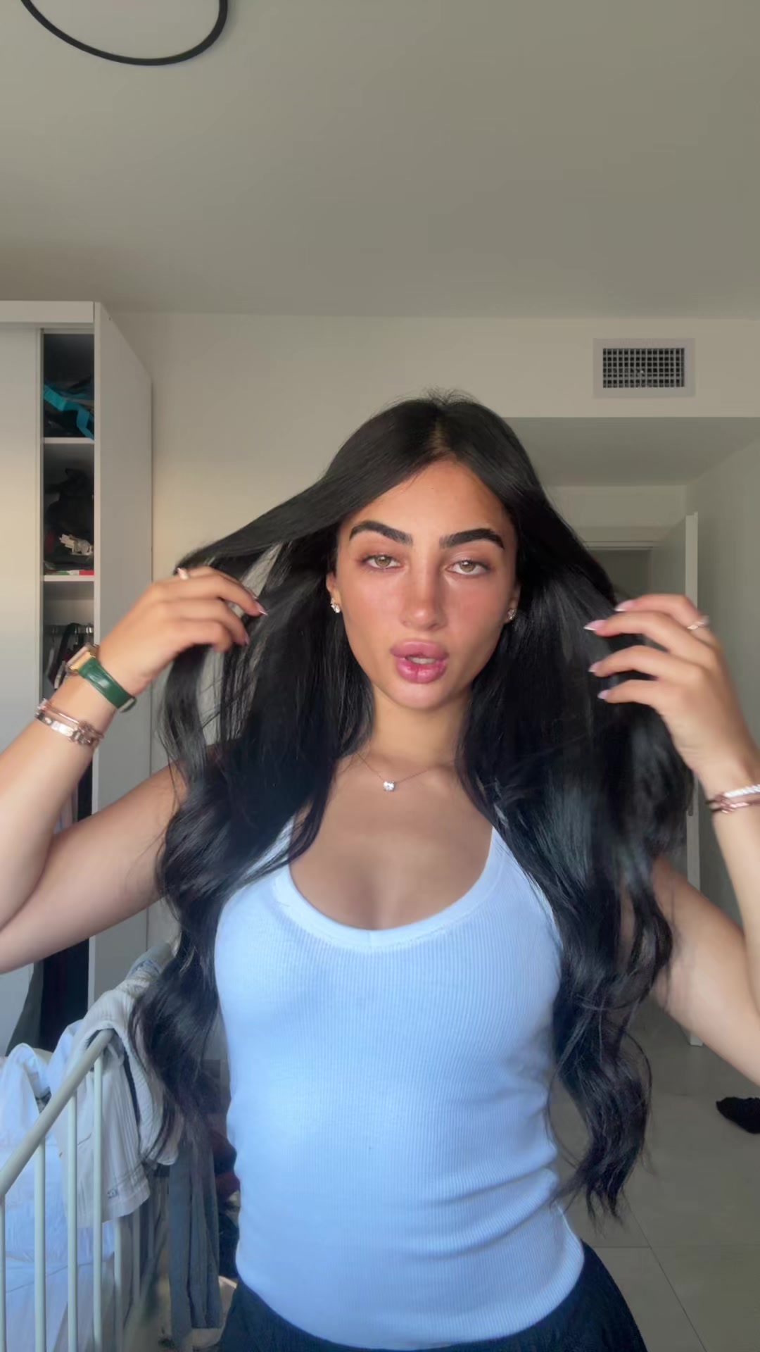 @אגם שוקרי-החלקות שיער