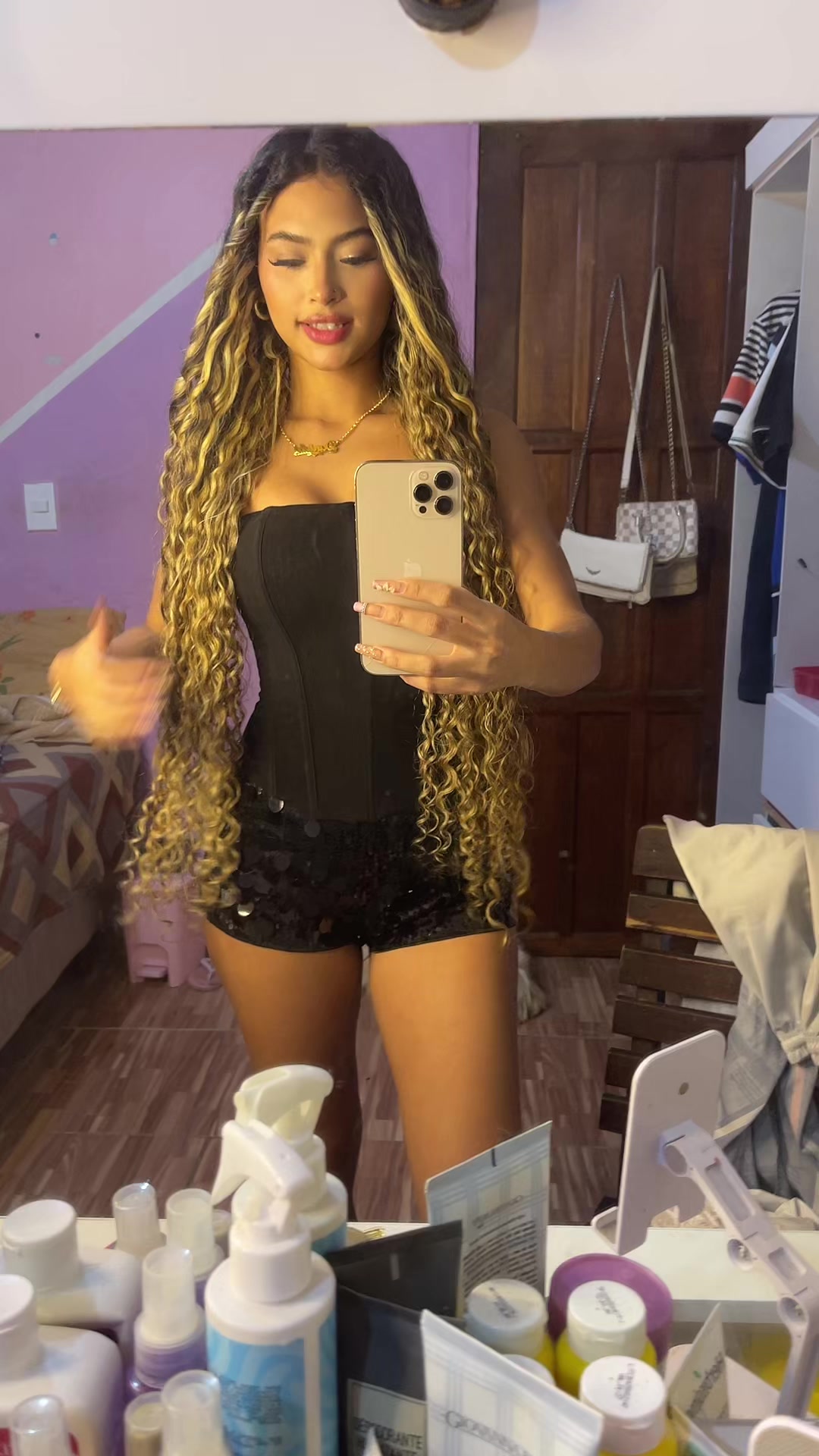 @daniela