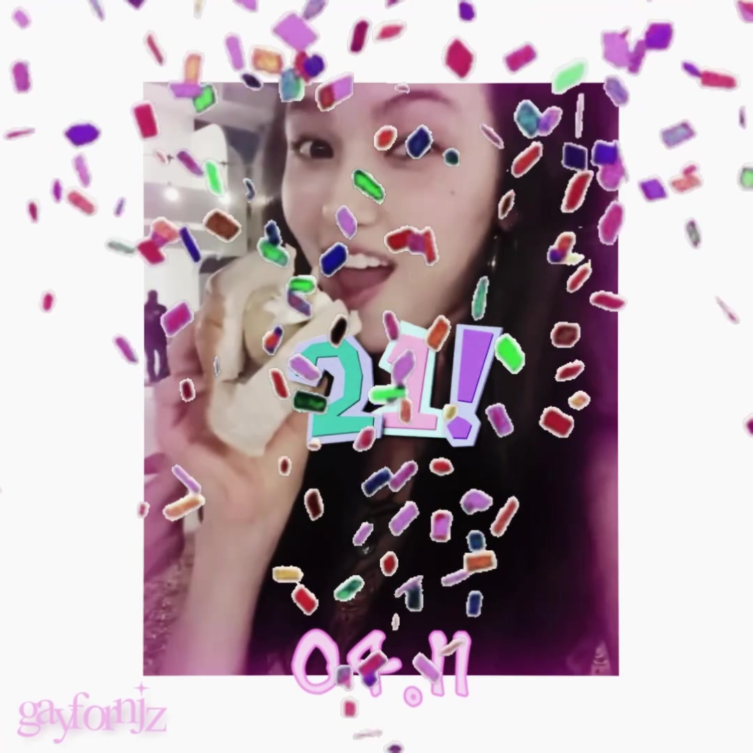 @gayfornjz | NEWJEANS IS FIVE!!