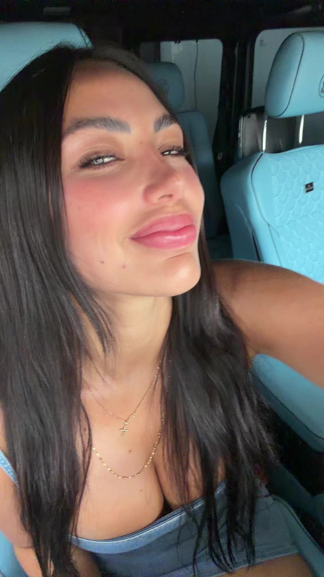 @leslyreynas
