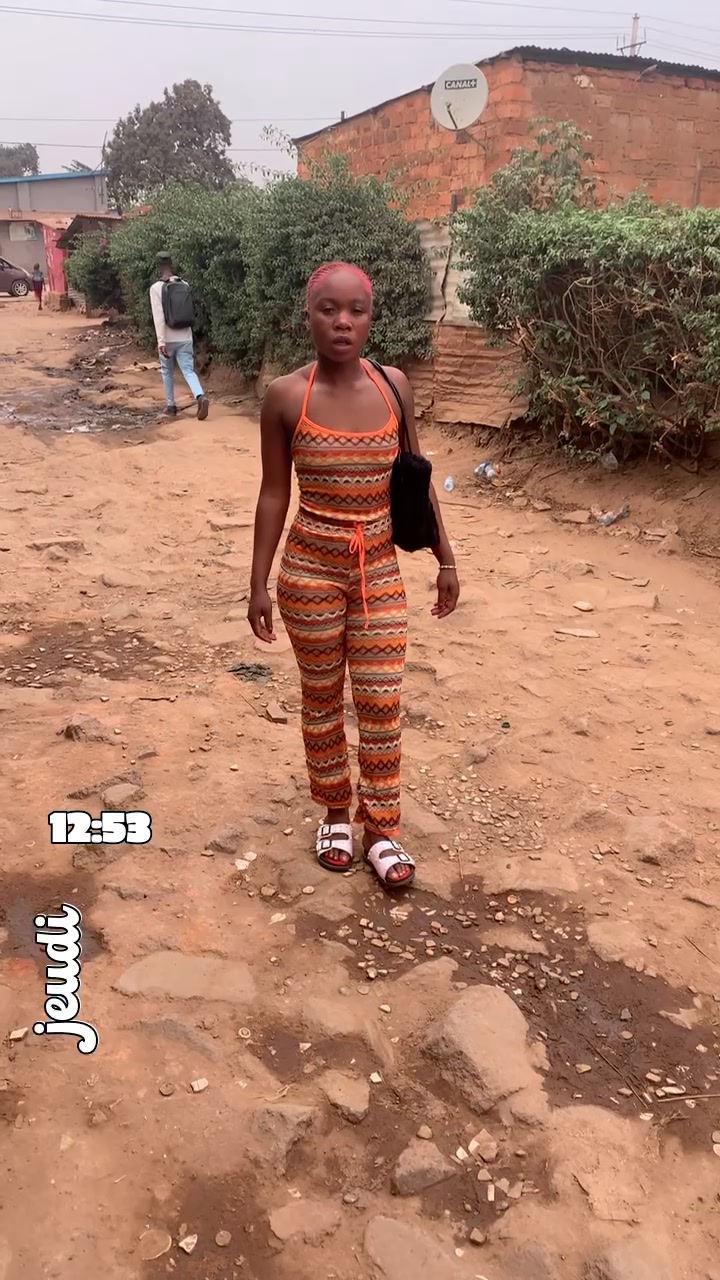 @Chirlay la reine, mère