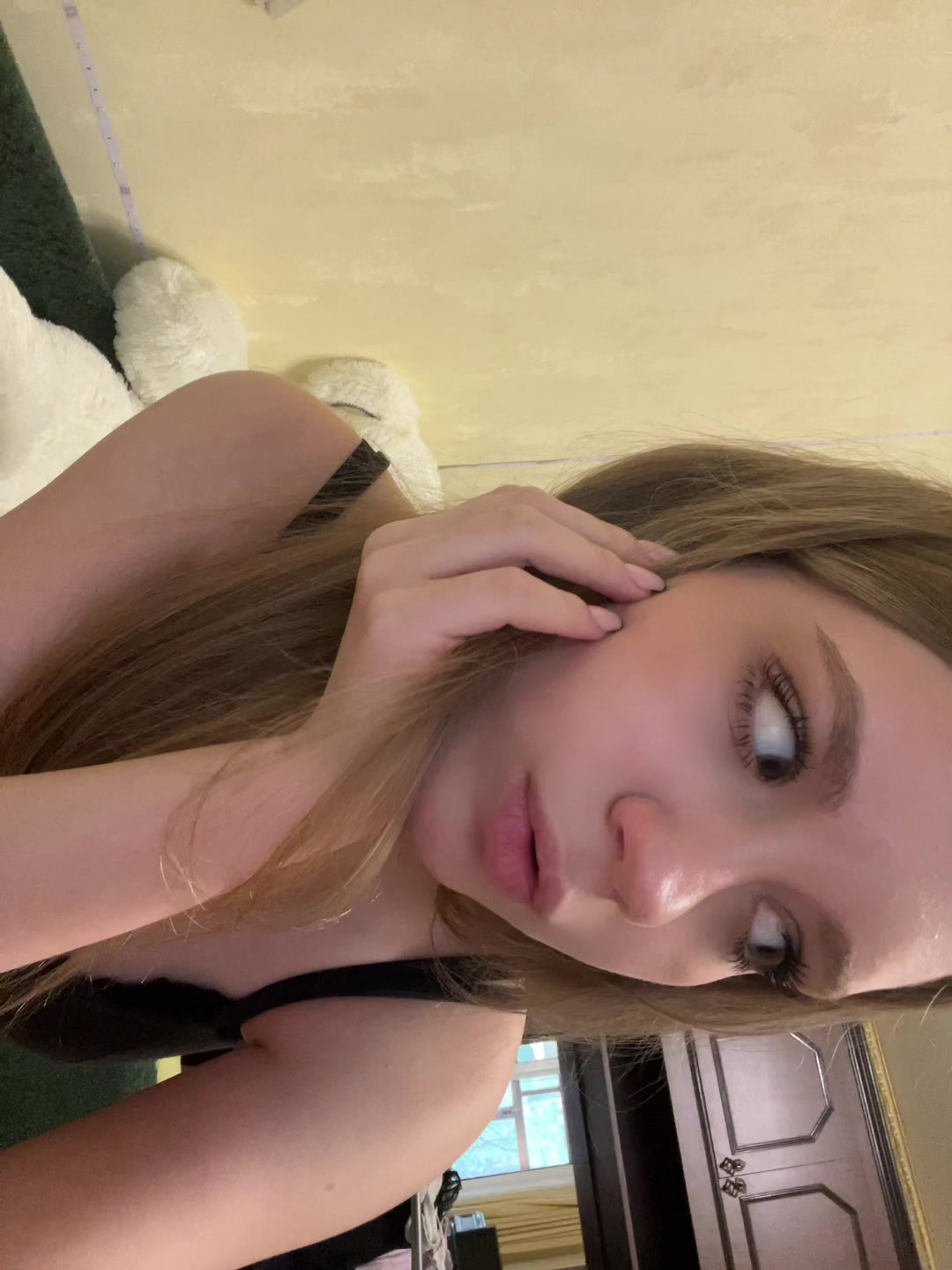 @_.holy.molly._