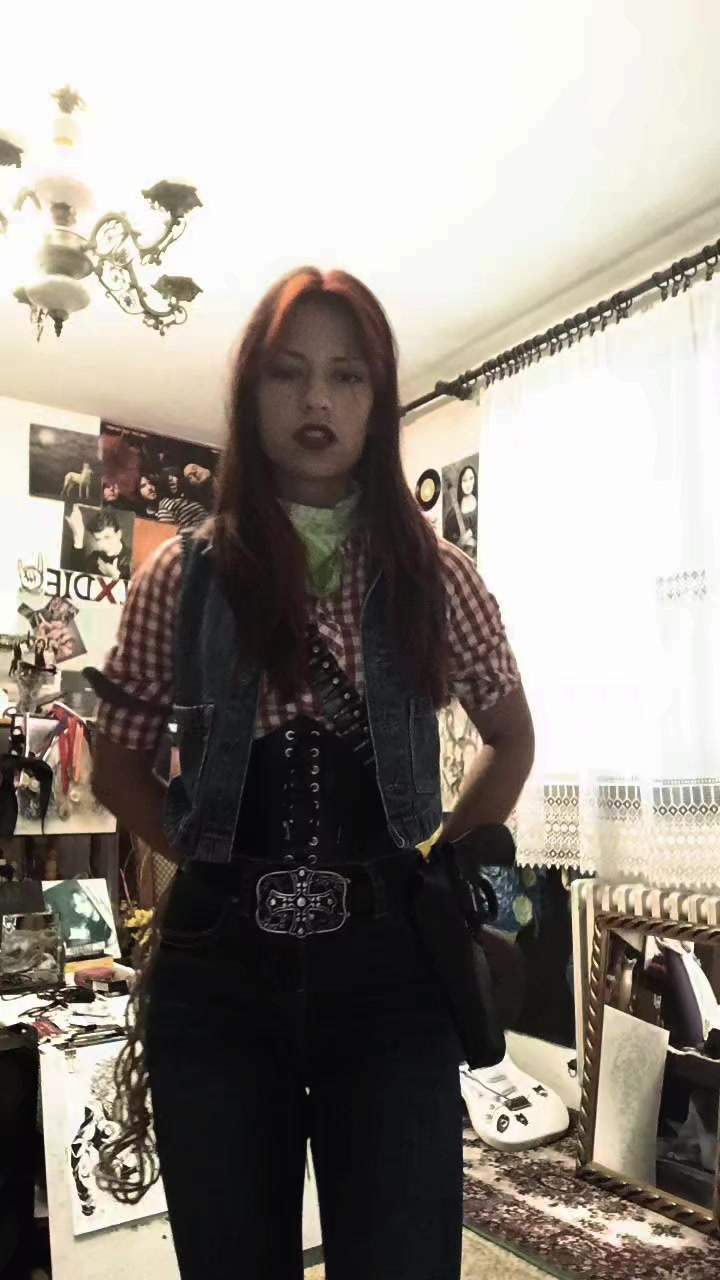 @Emilija🗡️