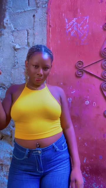 @Samie Bee🐝🍒🧸🎀🥀♌️