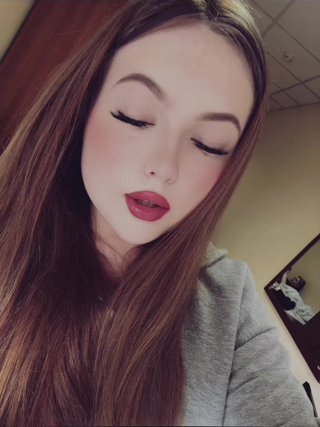 @Человек слаб - когда влюблён.