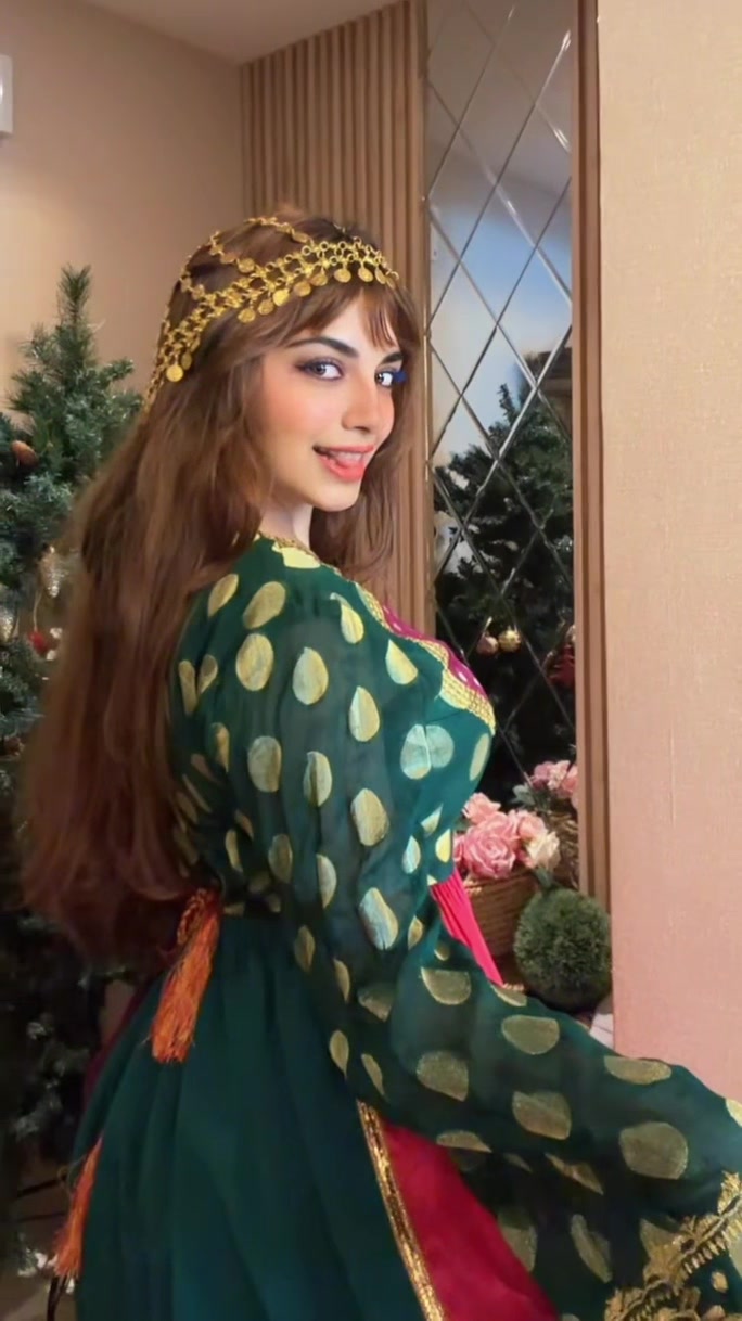 @AyashaMurTaZa