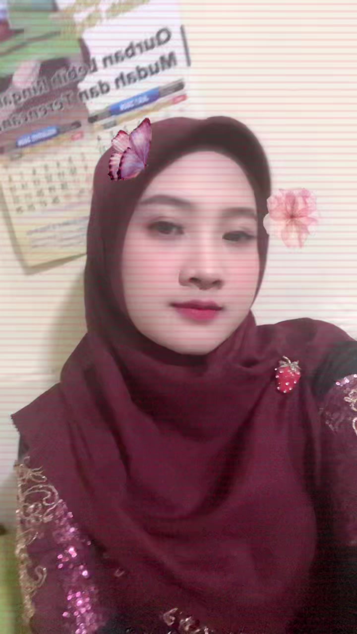 @Indah Khoerun Nisa, S. Pd 🌻 ♡