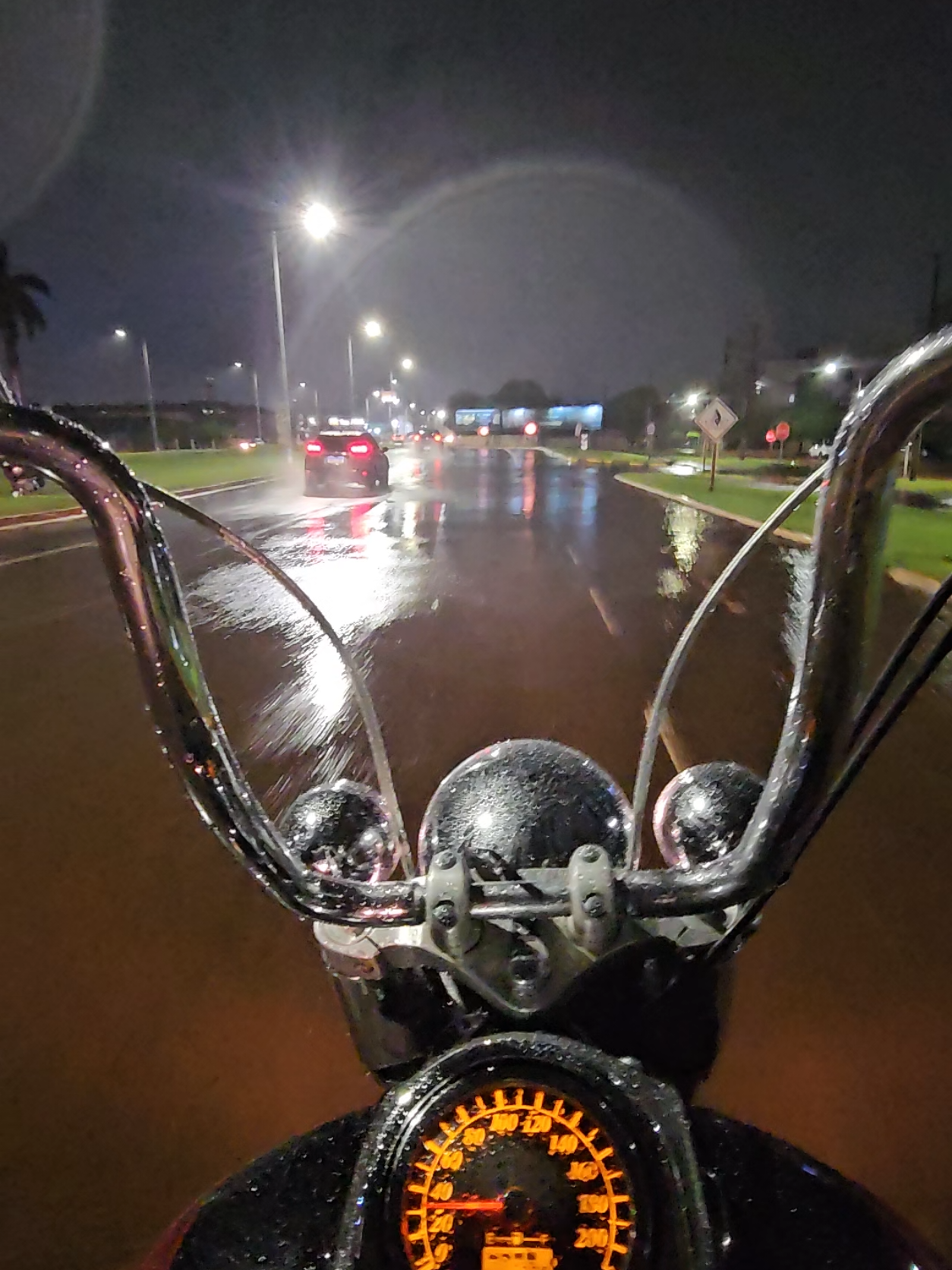 @De Moto? Pra onde?