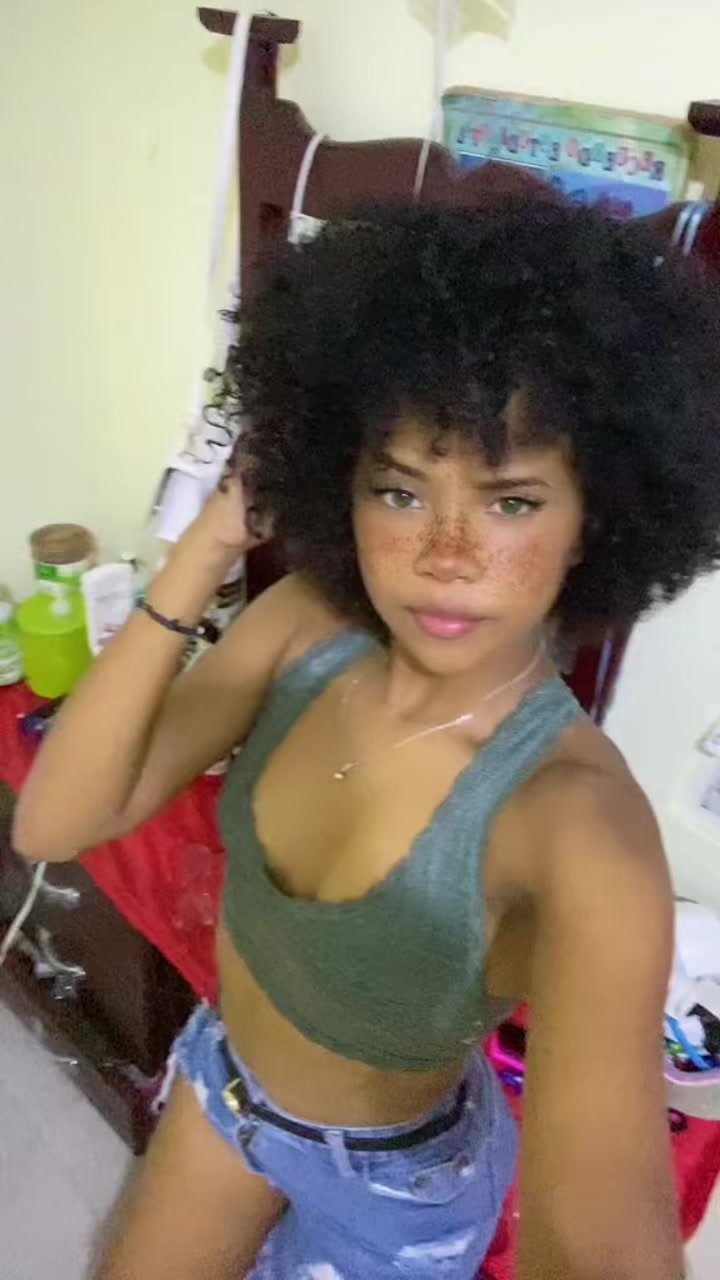 @Esthefani🔋🧃🦋