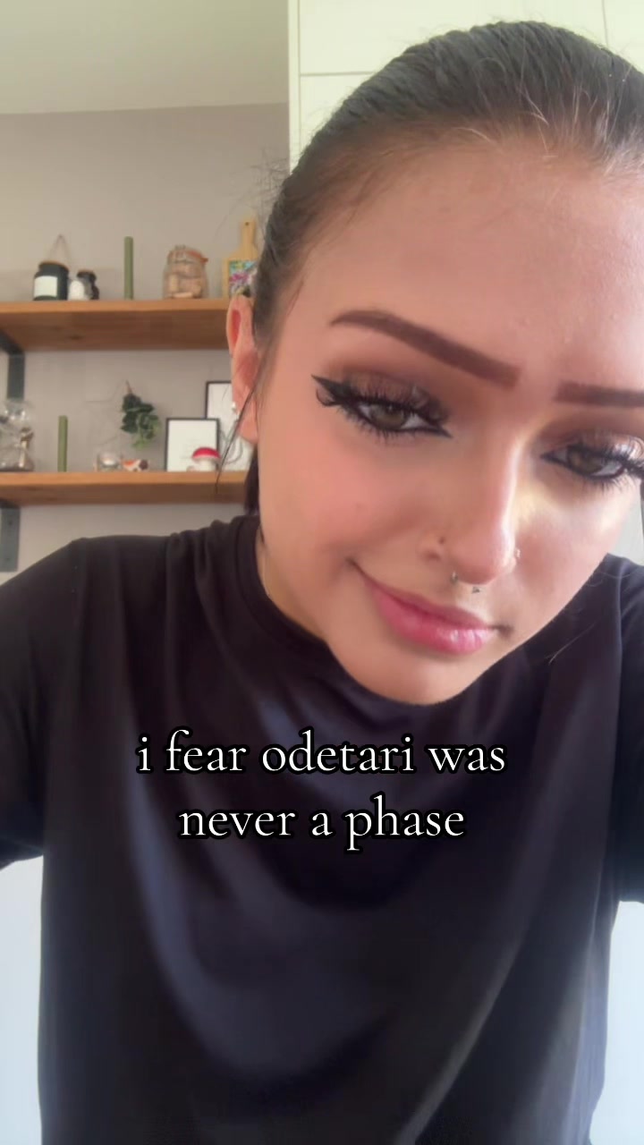 @anna𖣂