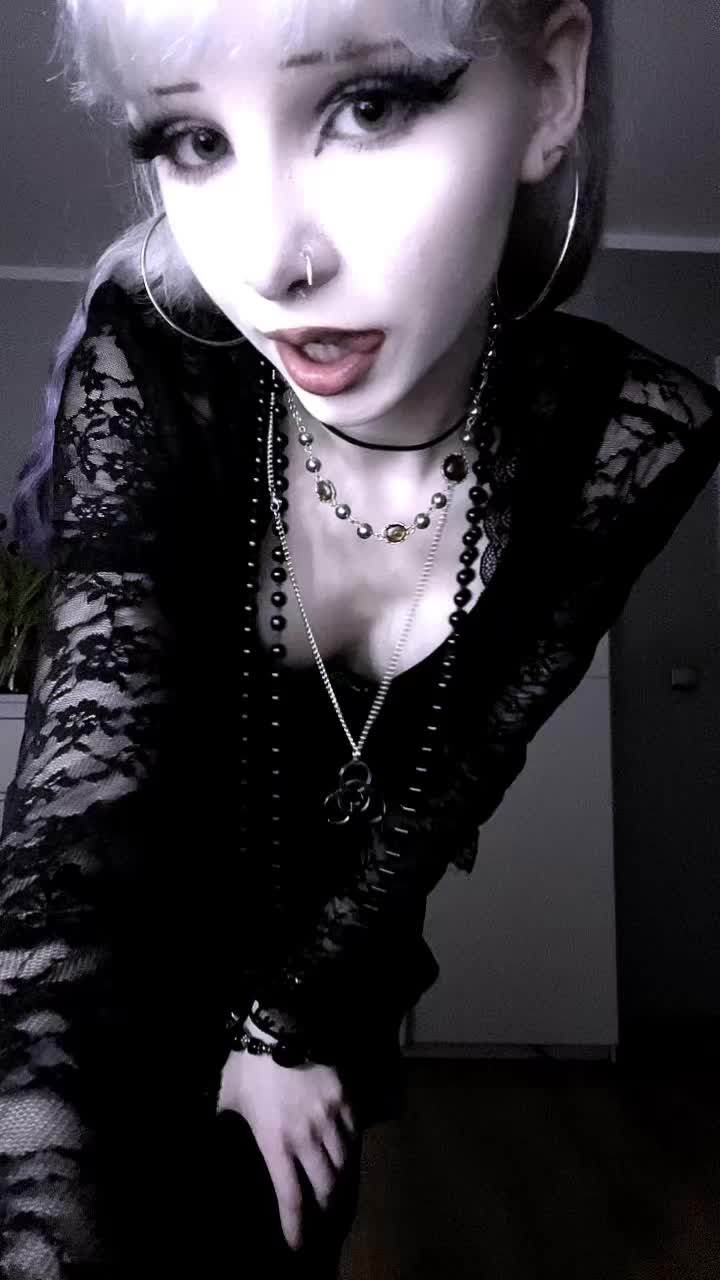 @darkdahlia🦇