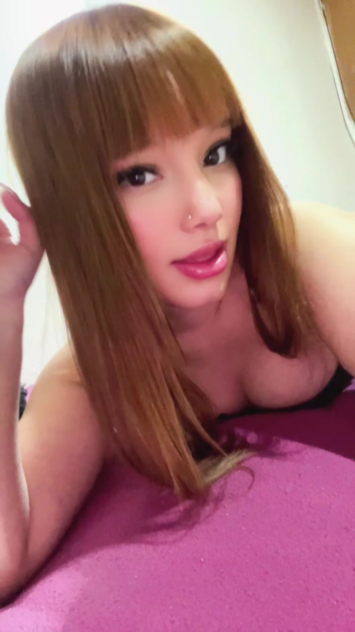 @larameza_