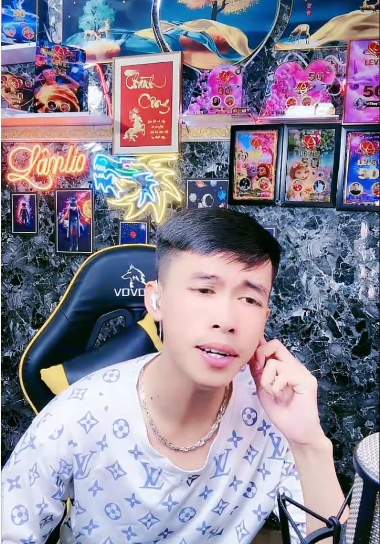 @Lâm li o Tẽn Tẽn