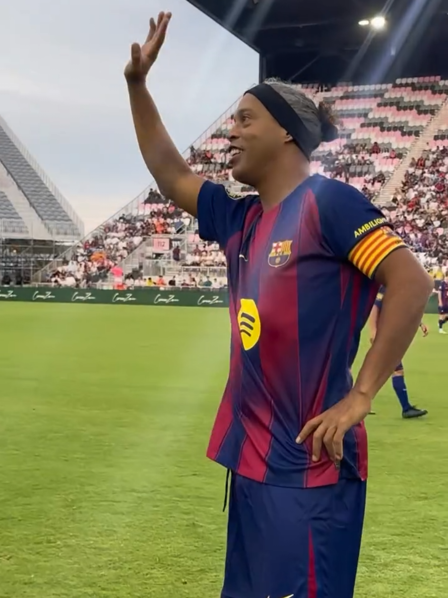 @Ronaldinho