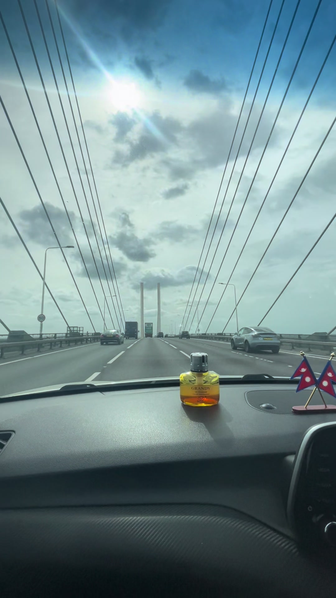 @00:❤️&zwj;🩹:00🇳🇵 - 🇬🇧