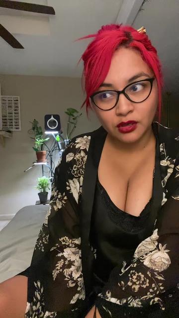 @La_rojita_🍒🤓