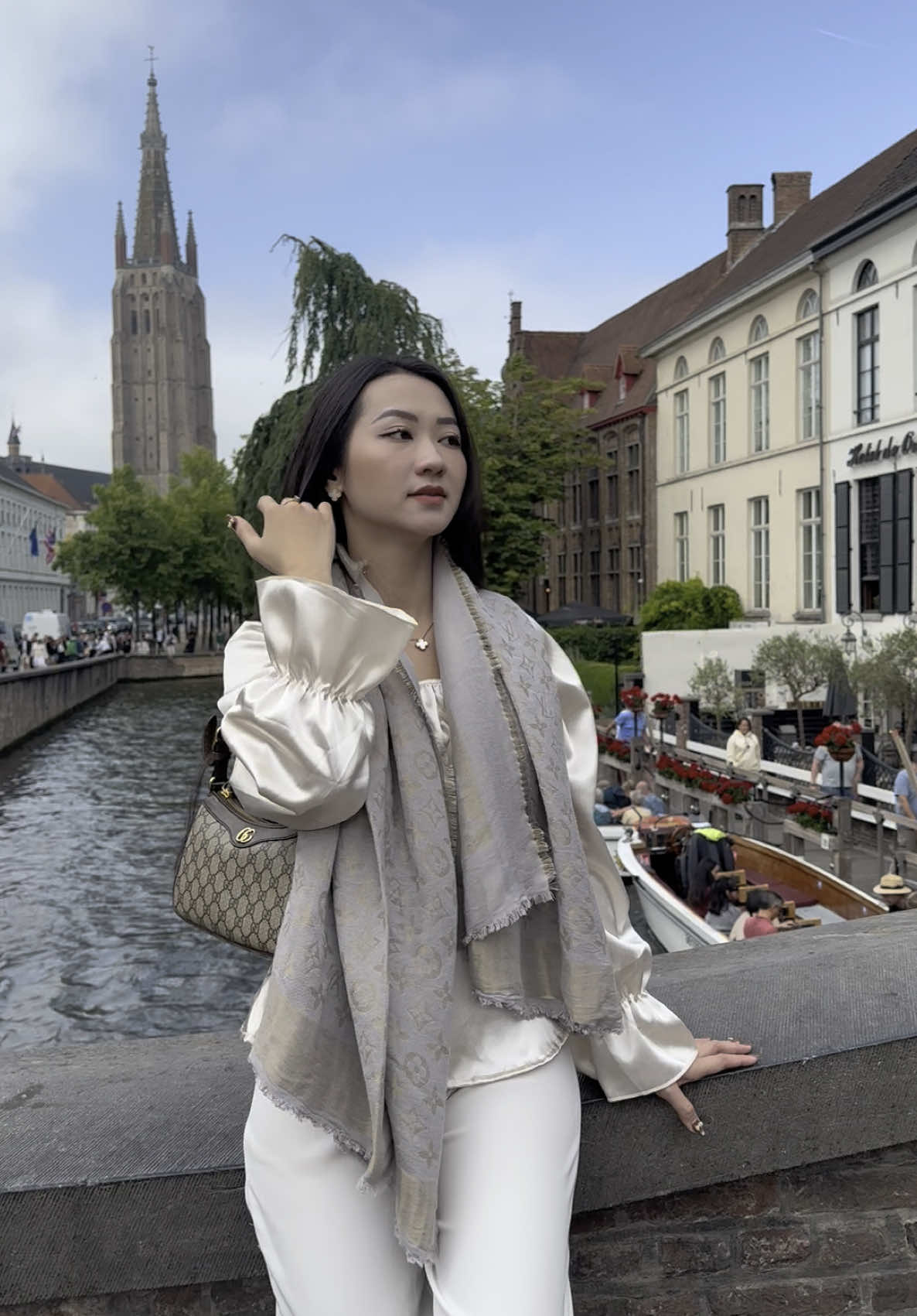 @Khánh Huyền Sky