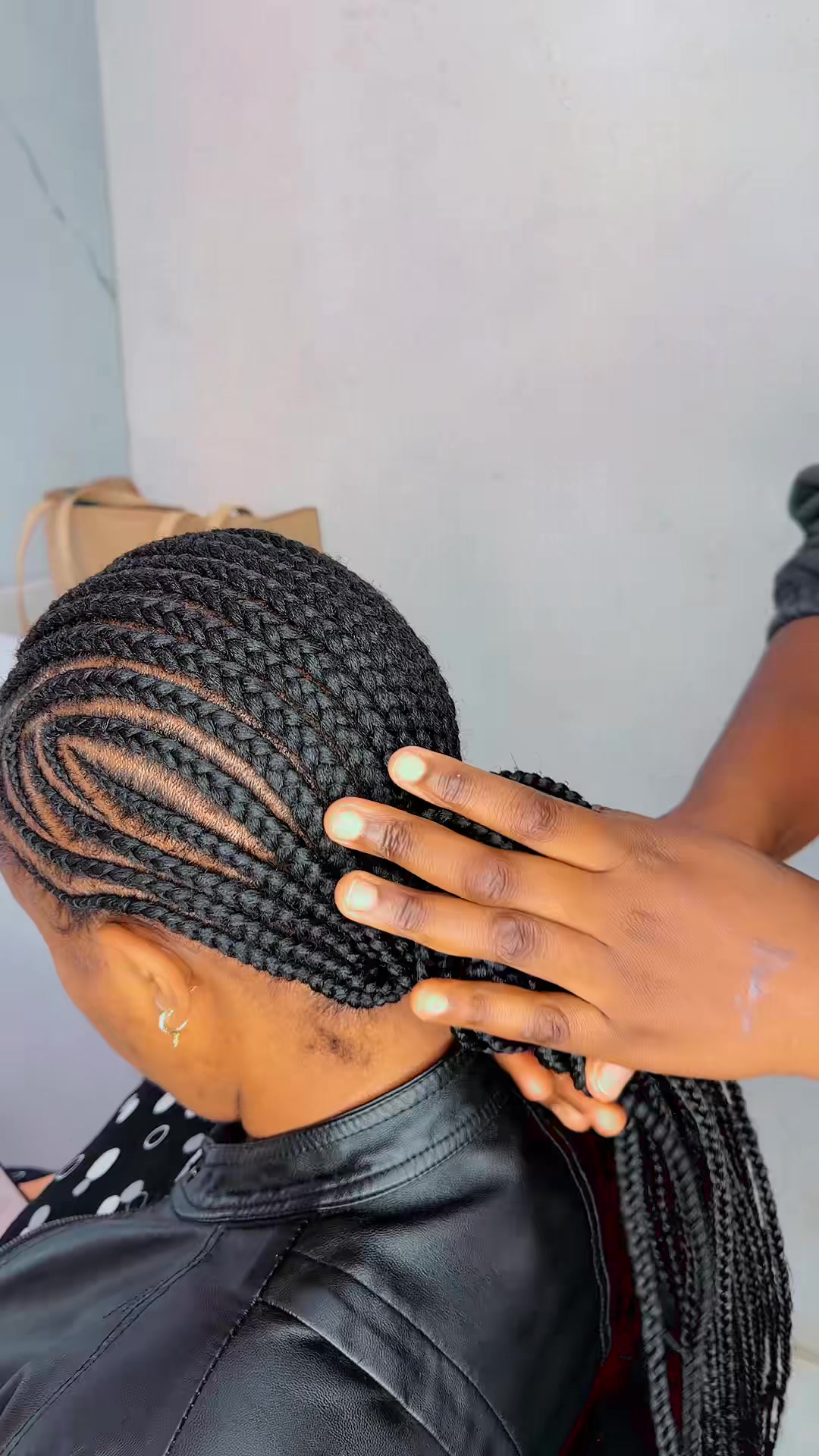 @GEECURLY SALON