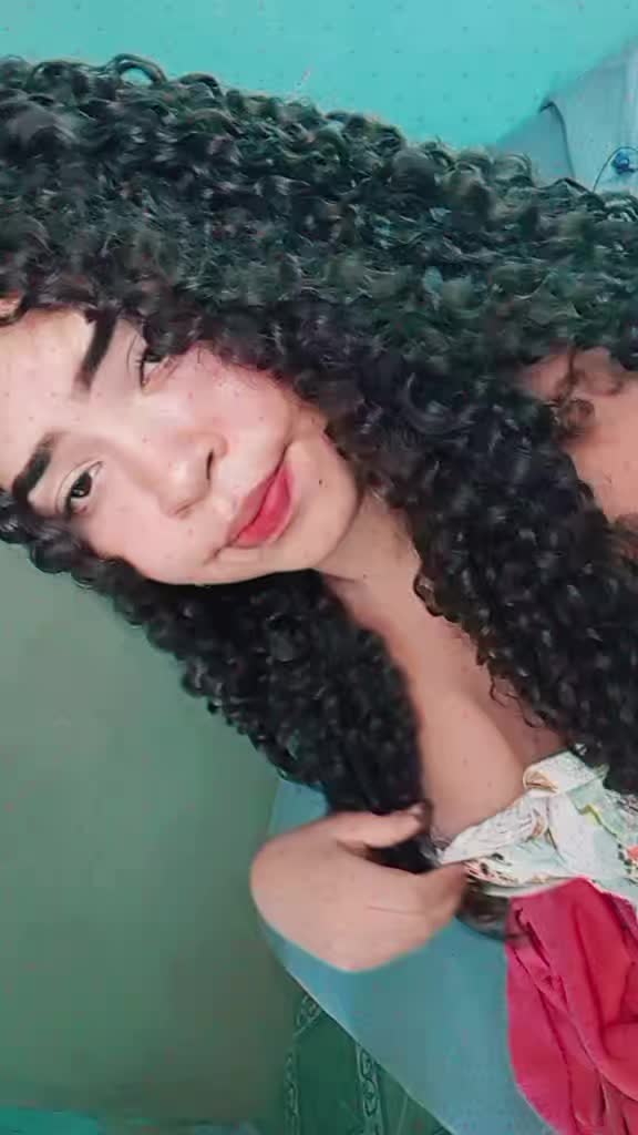 @𝙰𝚗𝚊𝚑🎀