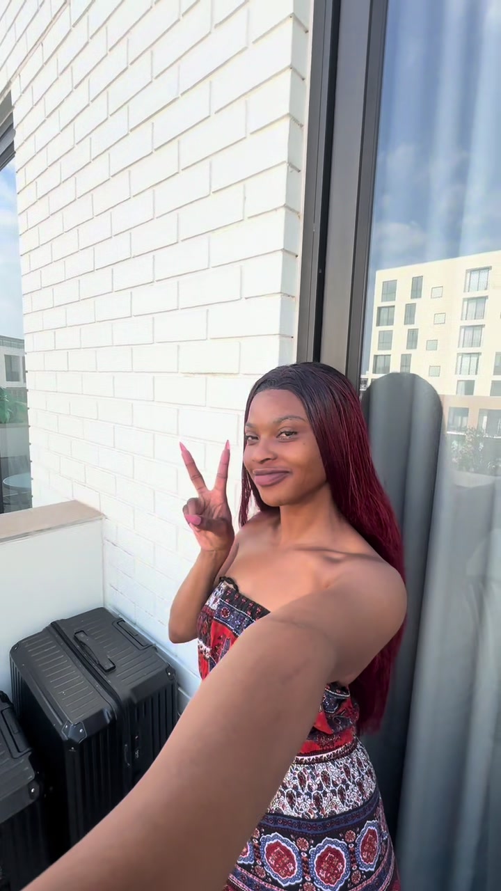 @NiaLong