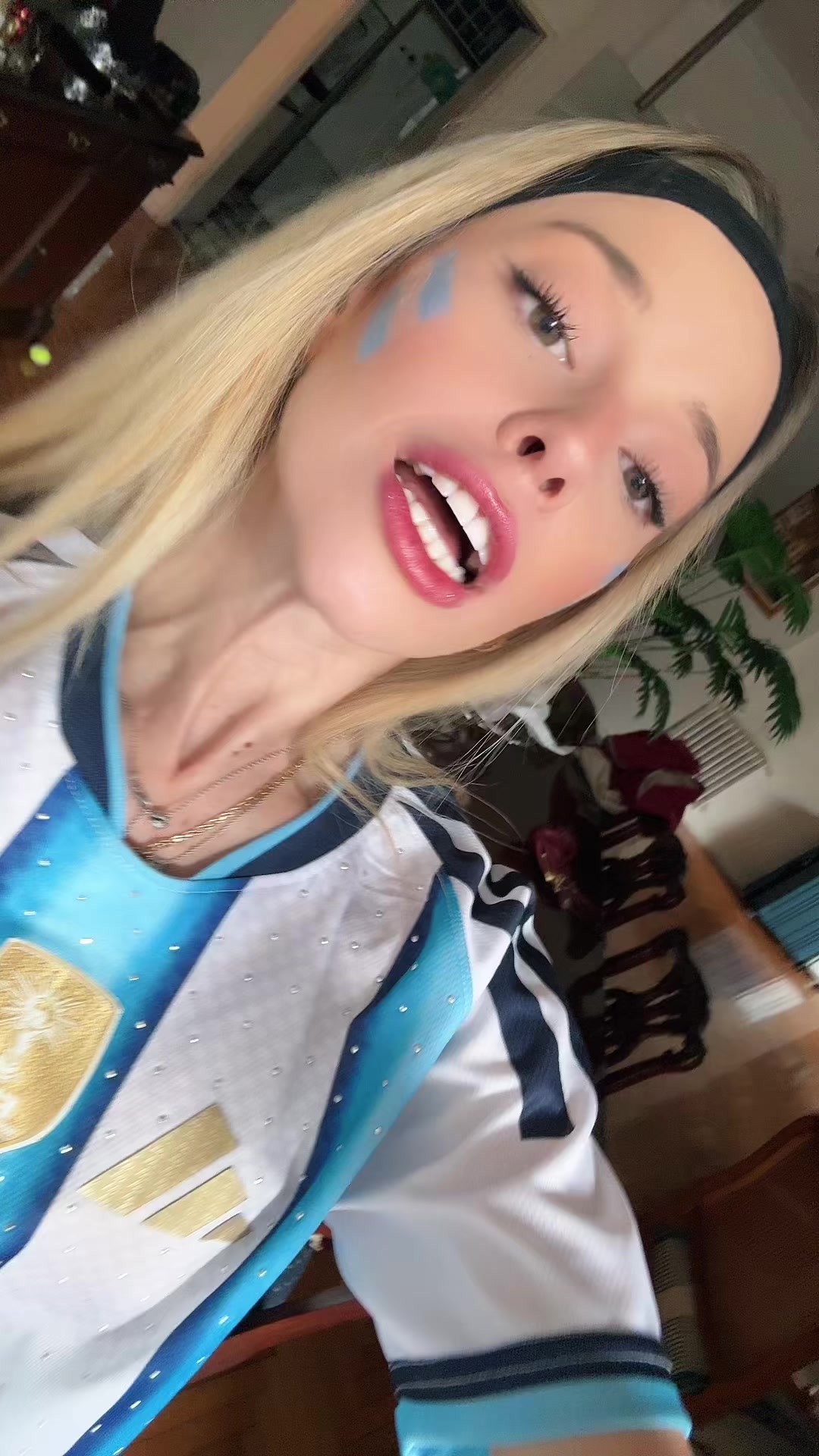 @Z&Ouml;E BOGACH  👑 ✨