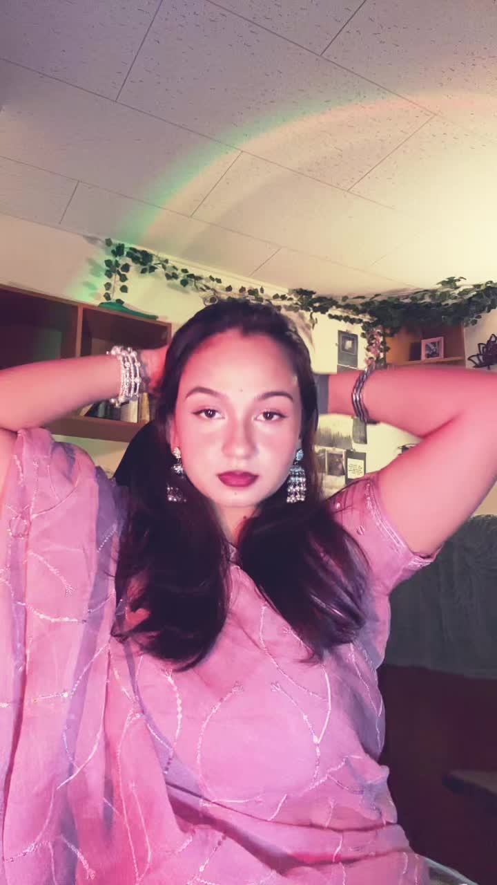 @ALINA🌸