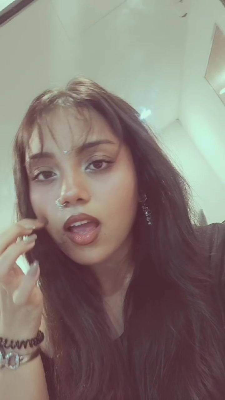 @diya 🦋