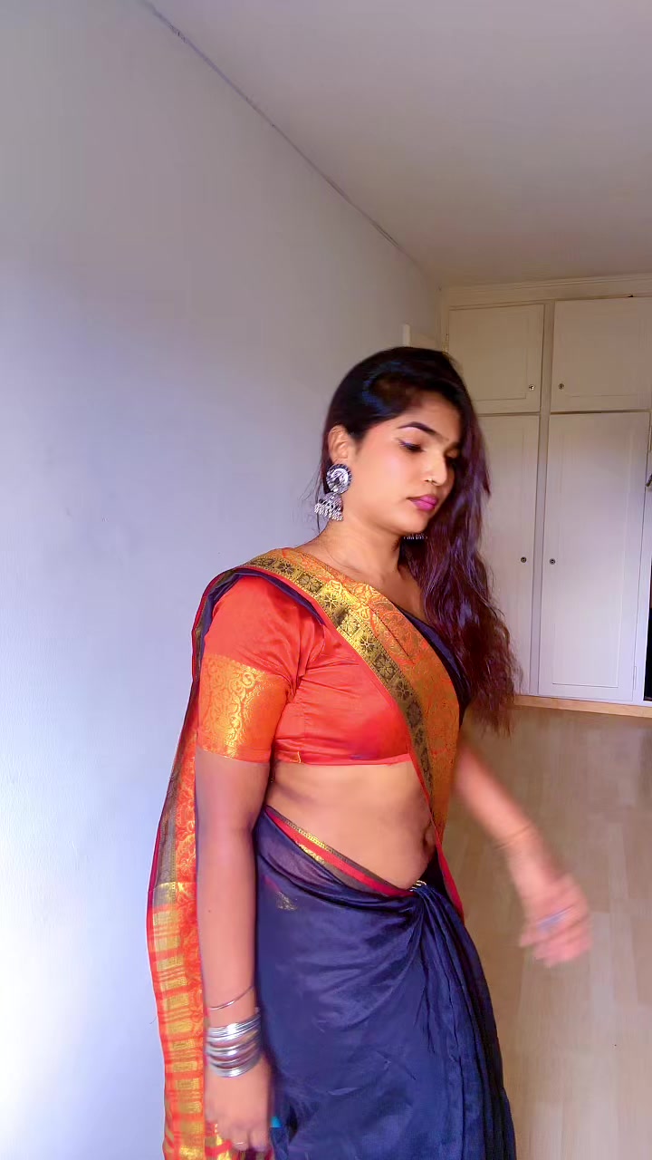 @கள்ளி ராணி👑♥️💋🇨🇭