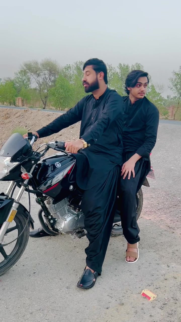 @JuNaiD BalOcH