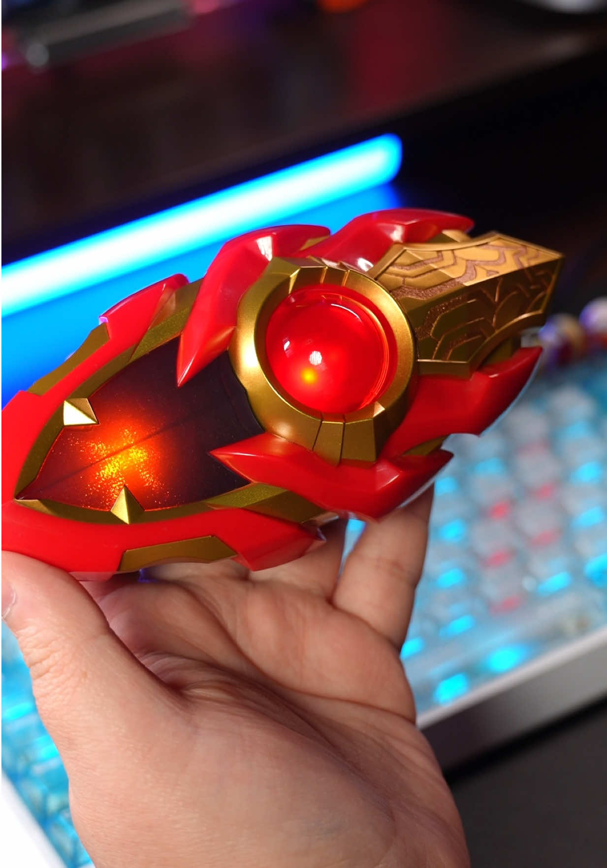@TOYSN’T