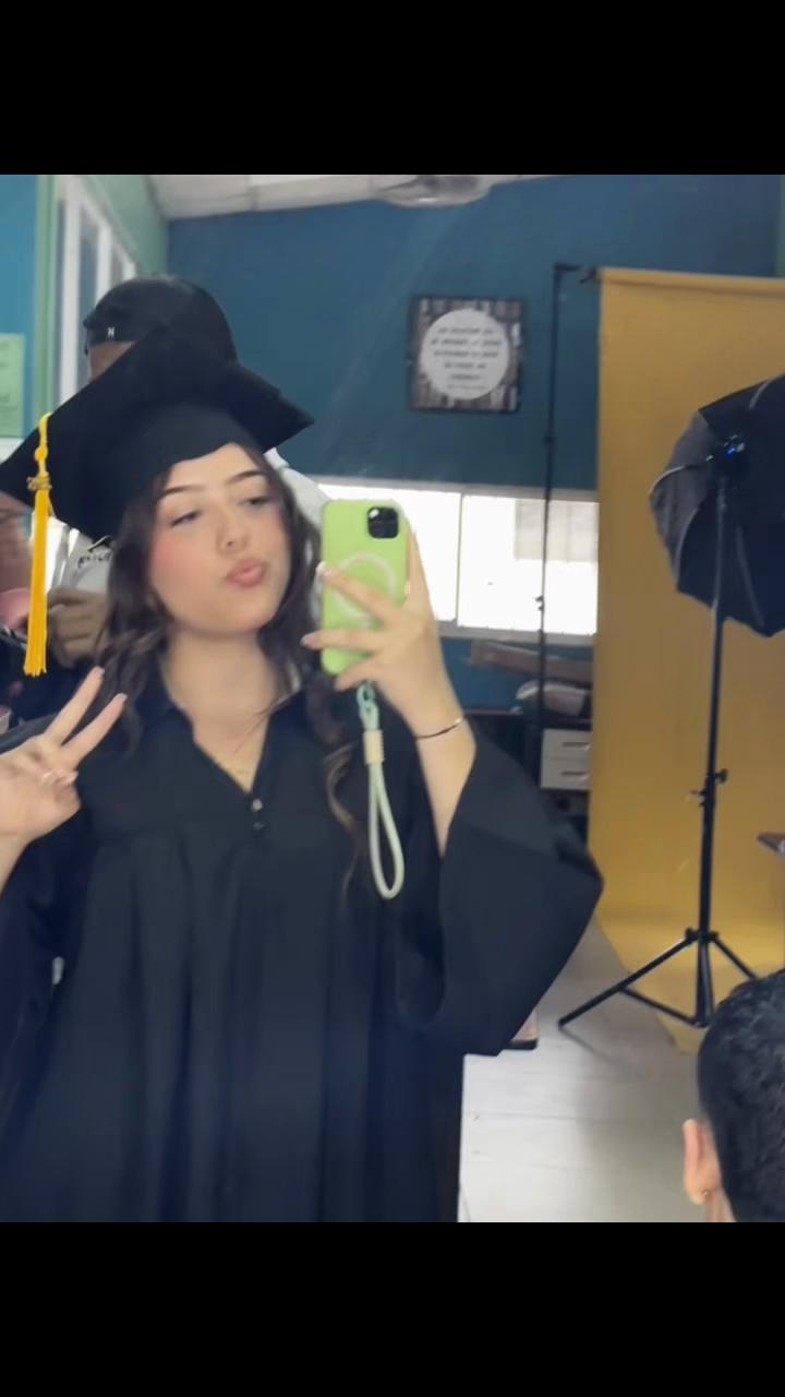 @Glorii Cubero 🕳️